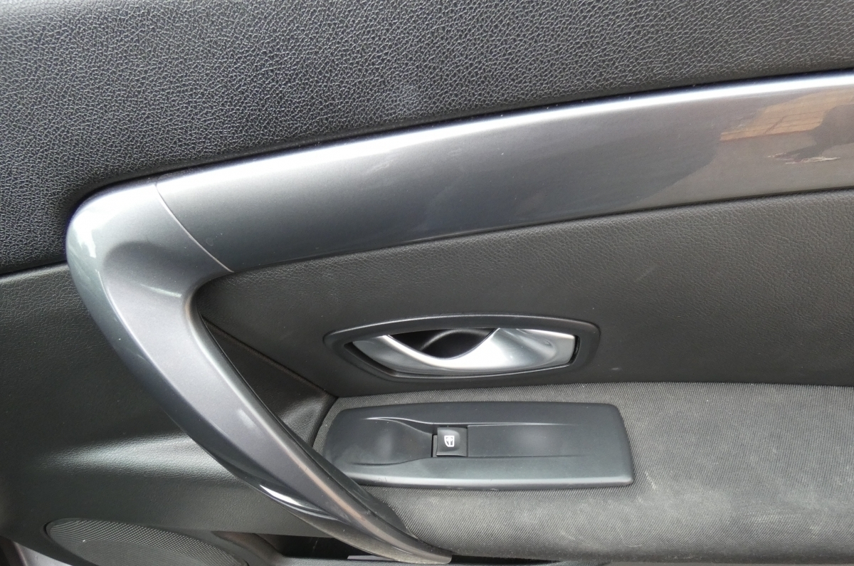Renault Laguna — 17